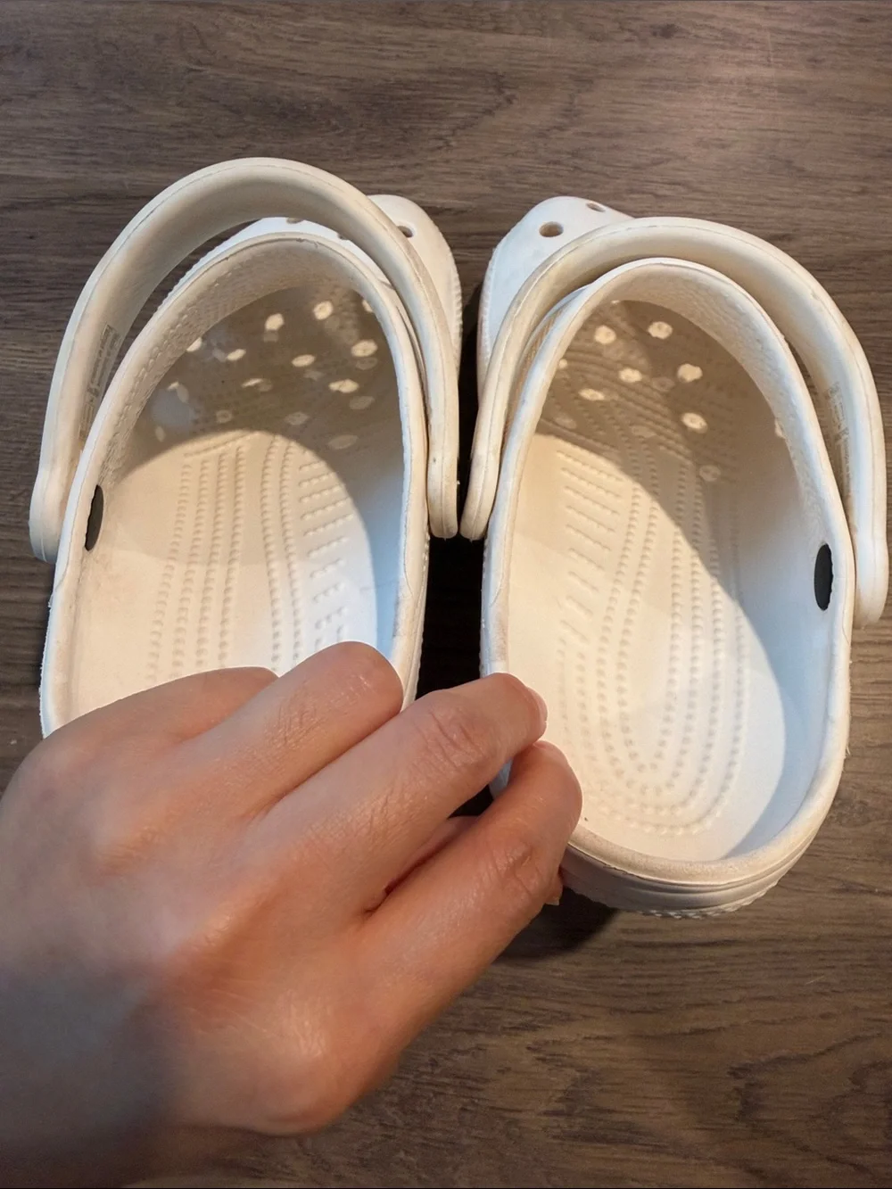 CROCS Kids Classic Clog in Sz J4
